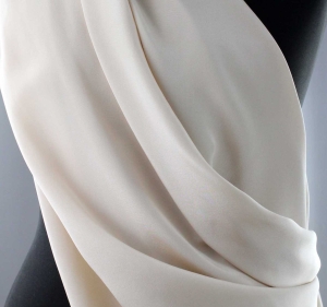 Jedwab naturalny krepa jasnobeżowa